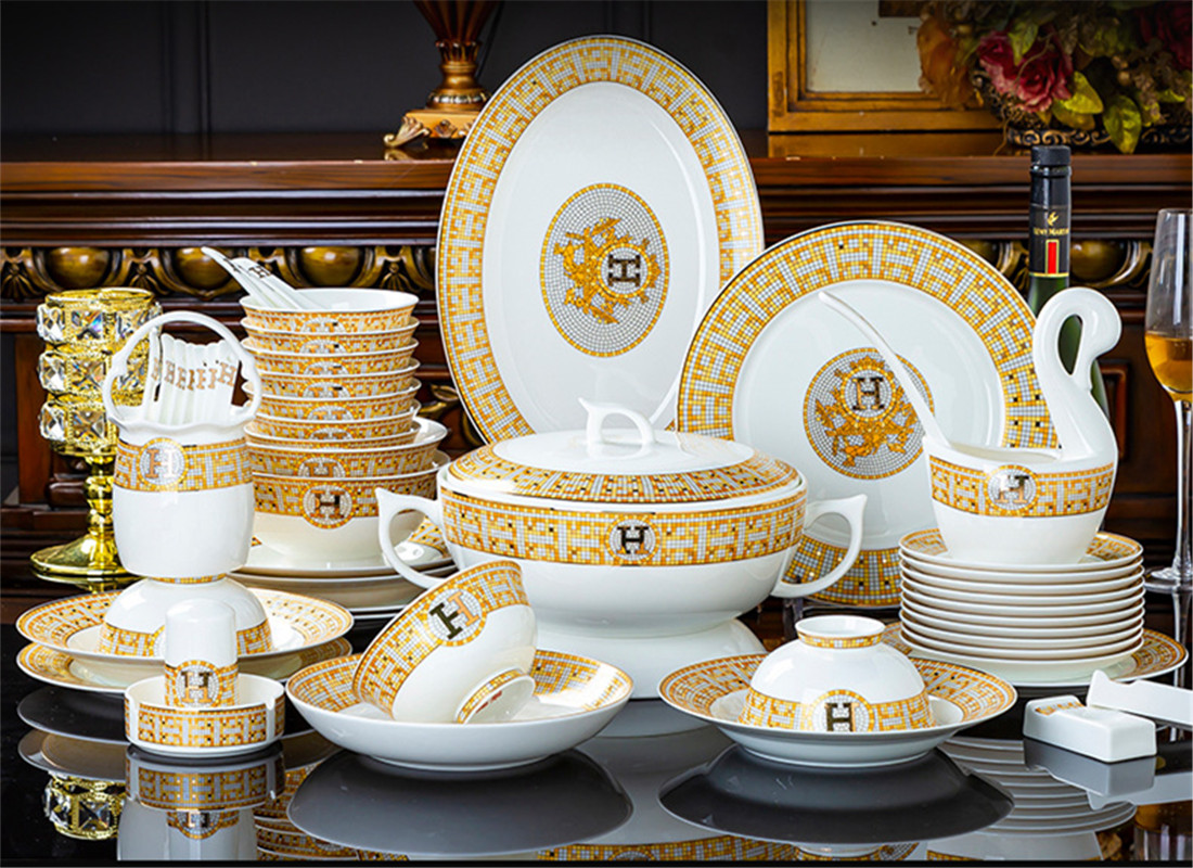 B2B wholesale high end bone china dinnerware sets for hotel