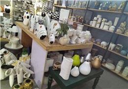 Bulk Wholesale Ceramic Vases UK - Elevate Your Space with Custom Elegance